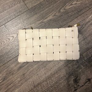 Weaved white crossbody and clutch